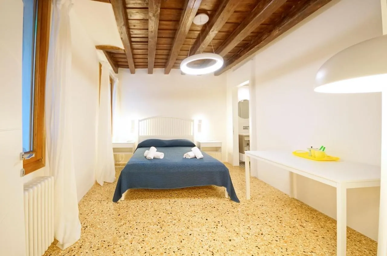 Dolcevita Apartments N 479 Venice 0*,  Italy