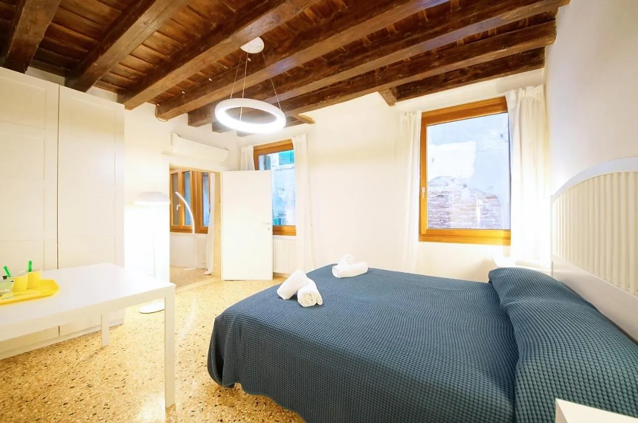 Dolcevita Apartments N 479 contacts